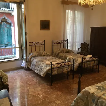 Hébergement de vacances Sun Apartment&rooms *